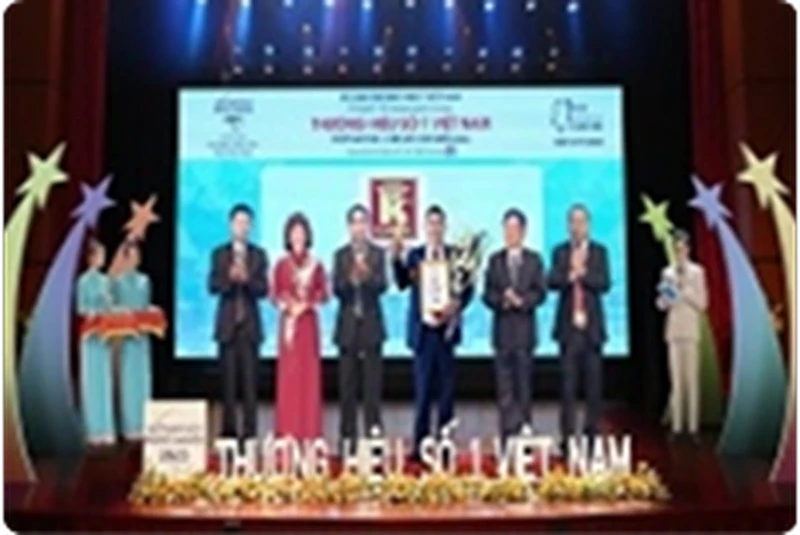 Tổng Giám đốc Cao Kim Trọng vinh được Chủ tịch nước trao tặng danh hiệu Nghệ nhân Ưu tú