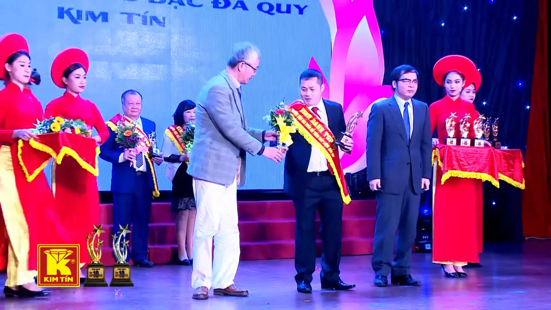  	KIM TÍN - CÚP VÀNG: THƯƠNG HIỆU NỔI TIẾNG CHẤT LƯỢNG QUỐC GIA !