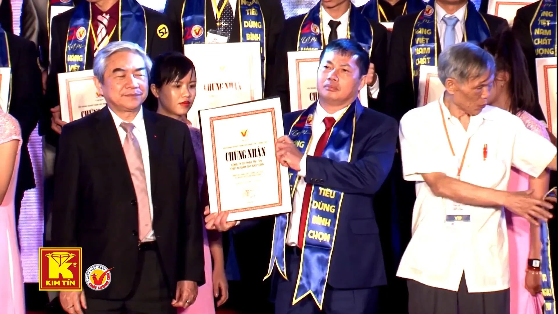 KIM TÍN - DANH HIỆU: HÀNG VIỆT NAM CHẤT LƯỢNG CAO - 1 !