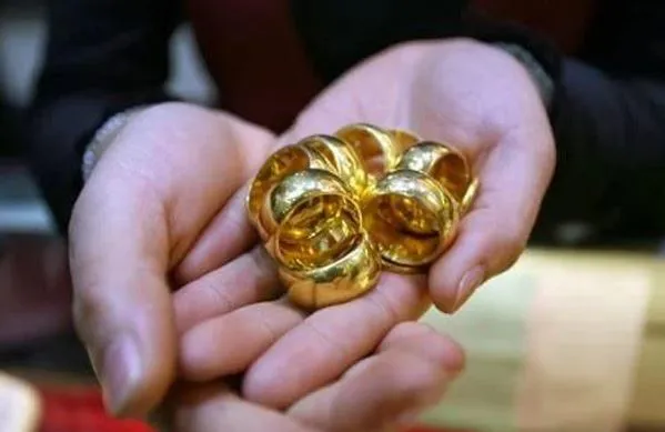 Giá vàng cao nhất 6 tháng