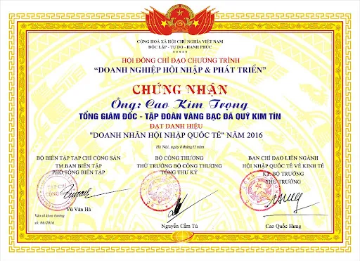 Kim Tín nhận  cup vàng “Thương hiệu đẳng cấp uy tín năm 2018”